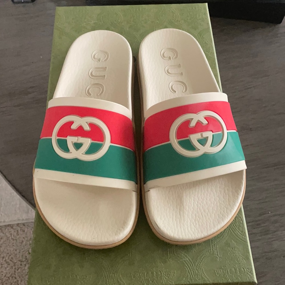 Authentic Woman Interlocking G slide